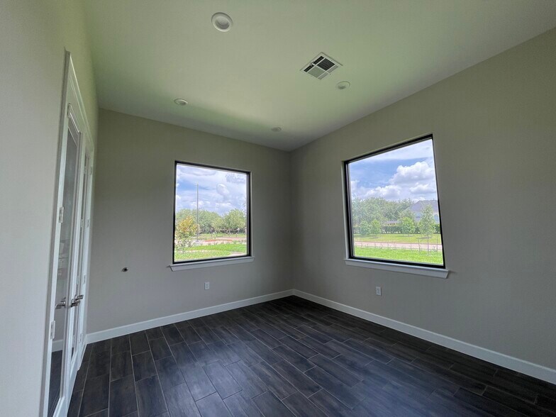 More Photos Of 4220 Cartwright Rd, Missouri City Medical For Sale
