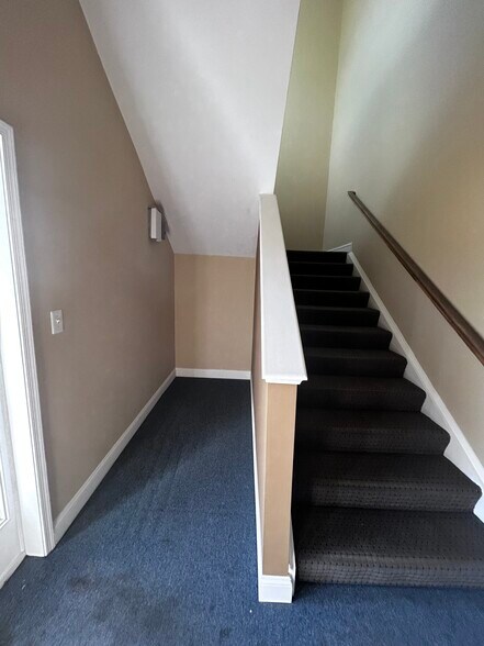 More Photos Of 6008 Fair Oaks Dr, Frederick Flex For Lease