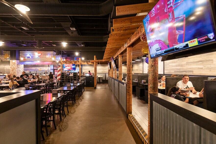 More Photos Of 1000 K St, Sacramento Restaurant For Lease