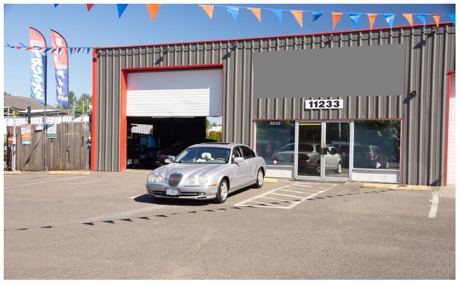 More Photos Of 11233 SE Foster Rd, Portland Industrial For Lease