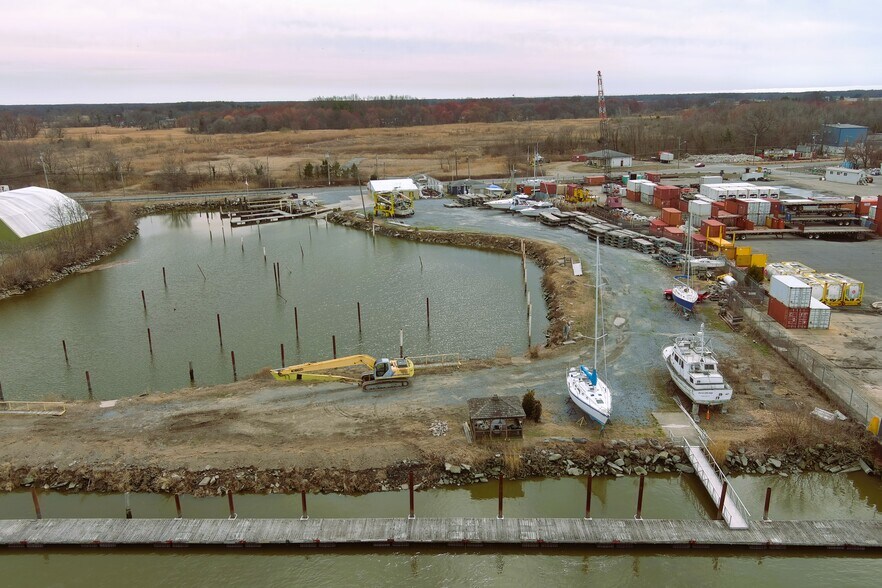 More Photos Of 108 Tilbury Rd, Salem Marina For Sale