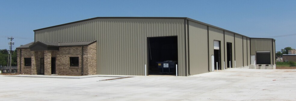 Primary Photo Of 3000 Ann Arbor ave, Oklahoma City Warehouse For Lease