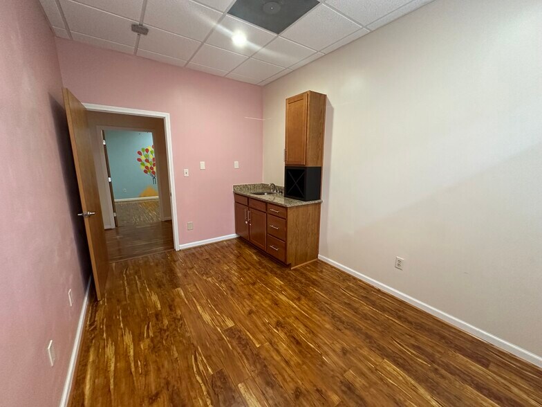 More Photos Of 1255 Commercial Dr SW, Conyers Medical For Sale