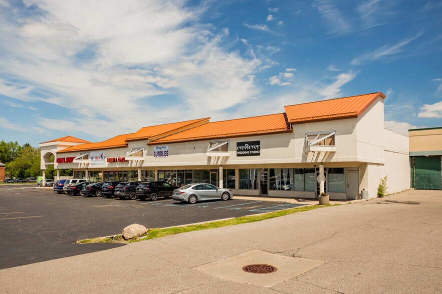 More Photos Of 23100-23300 Coolidge Hwy, Oak Park Freestanding For Sale