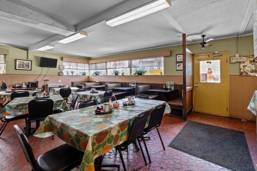 More Photos Of 1128 N Main St, Oakboro Restaurant For Sale