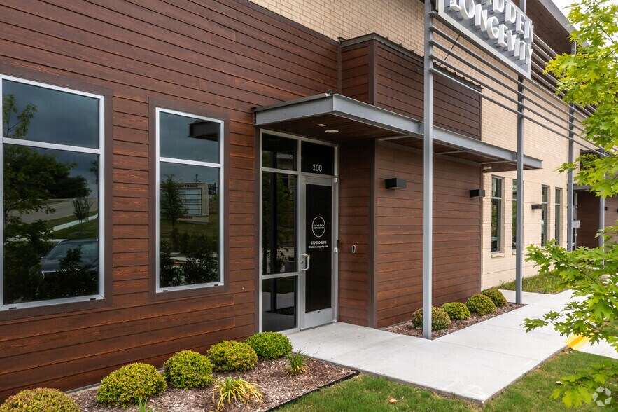 More Photos Of 200-240 O’Connor Ridge Blvd, Irving Medical For Sale