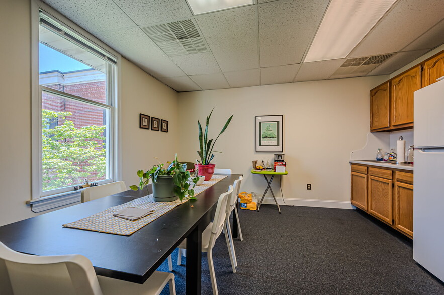 More Photos Of 77 E Main St, Newark Loft Creative Space For Sale