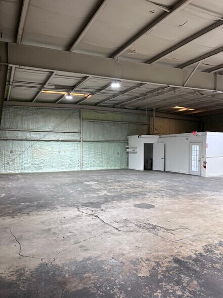 More Photos Of 3942 Arnold Ave, Naples Unknown For Lease
