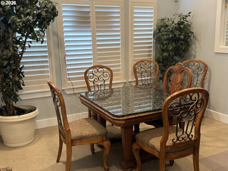 More Photos Of 937 Chetco Ave, Brookings Office Residential For Sale