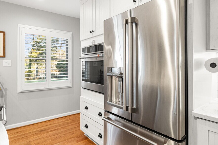 More Photos Of 97 Currell Cove Ln, White Stone Specialty For Sale