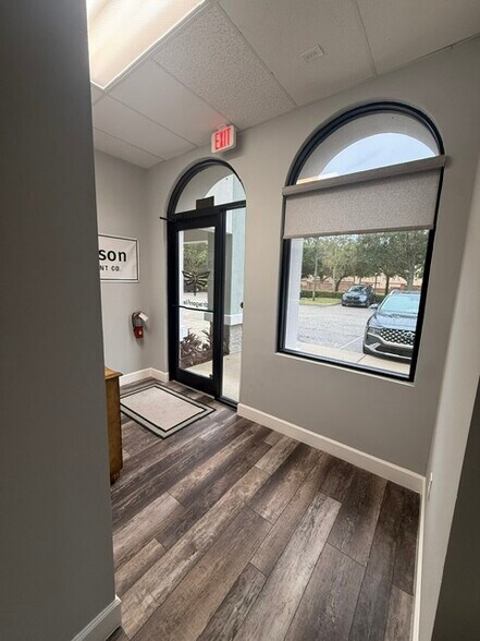 More Photos Of 1061 S Sun Dr, Lake Mary General Retail For Sale