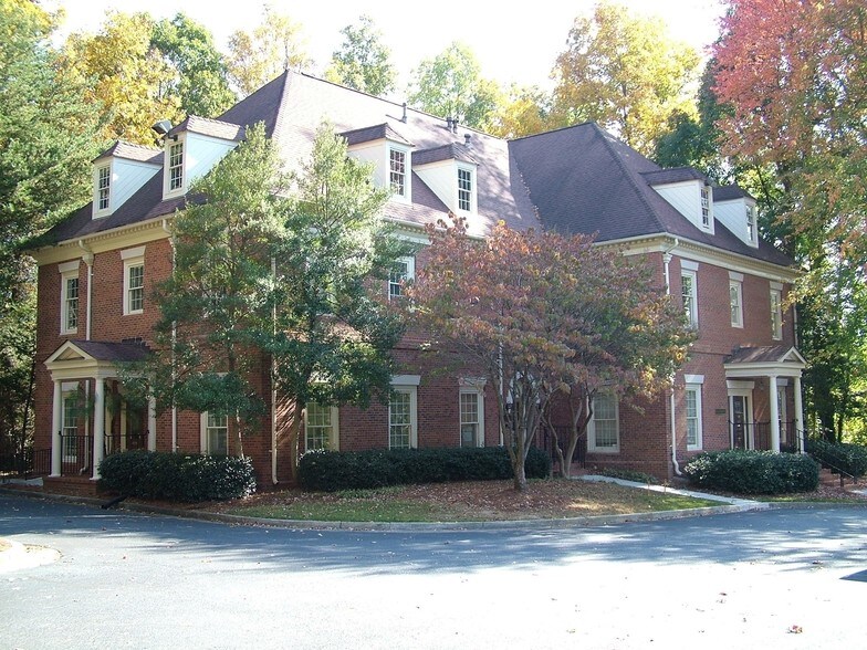 More Photos Of 6111 Peachtree Dunwoody Rd NE, Atlanta Office Residential For Sale