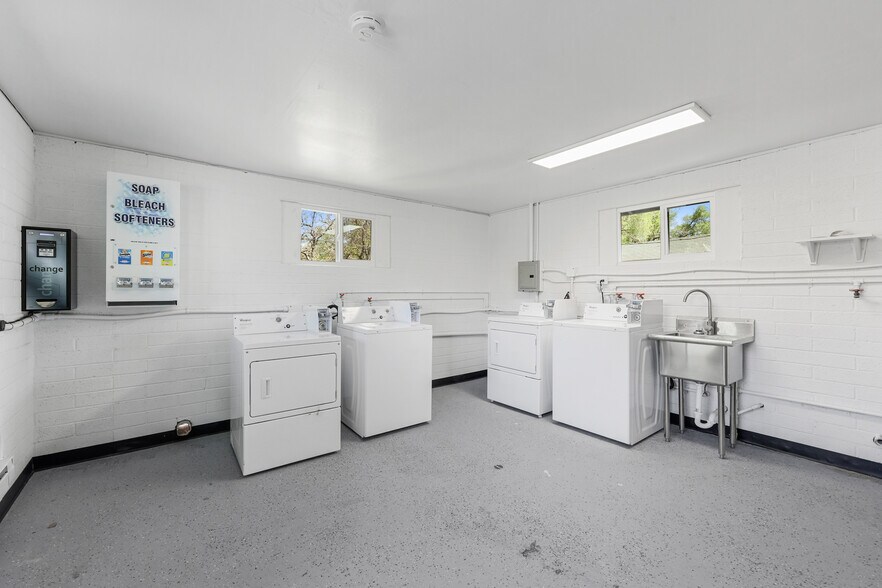 More Photos Of 805 White Spar Rd, Prescott Hospitality For Sale