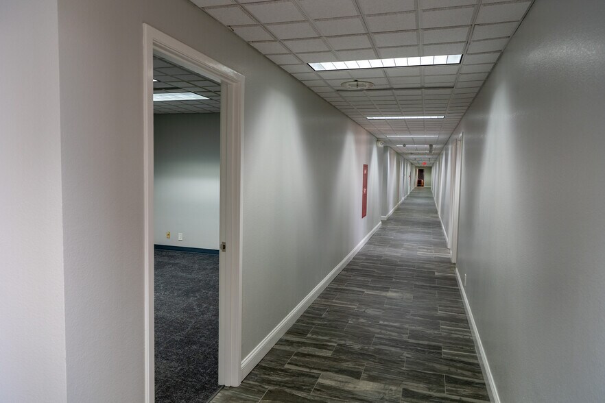 More Photos Of 125 W Missouri Ave, Midland Office For Sale