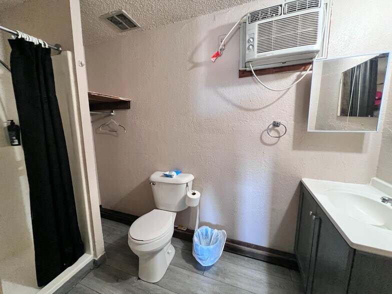 More Photos Of 409 N Commercial Ave, Wallace Apartments For Sale