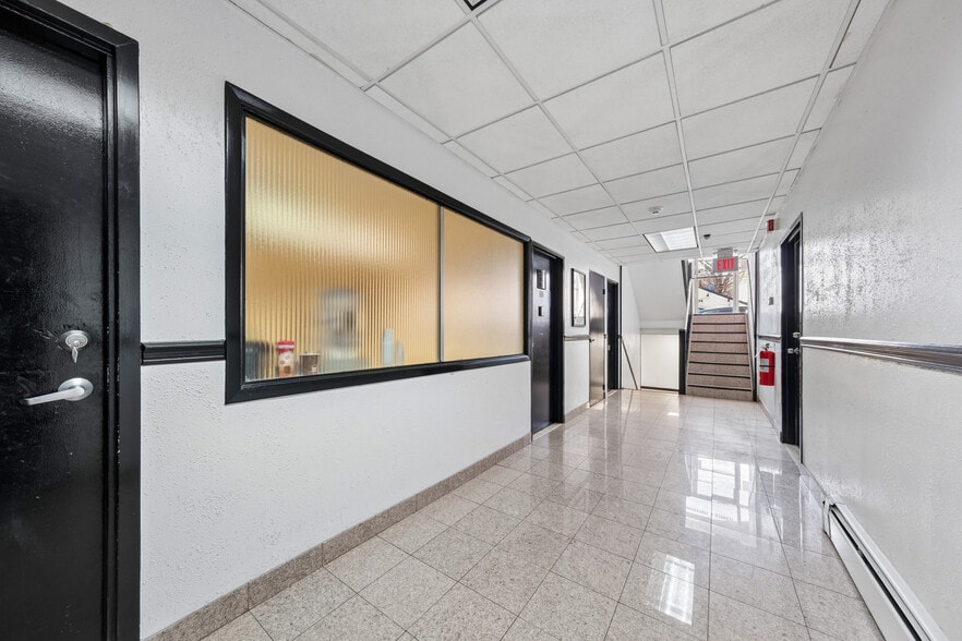 Primary Photo Of 175 Cedar Ln, Teaneck Medical For Lease