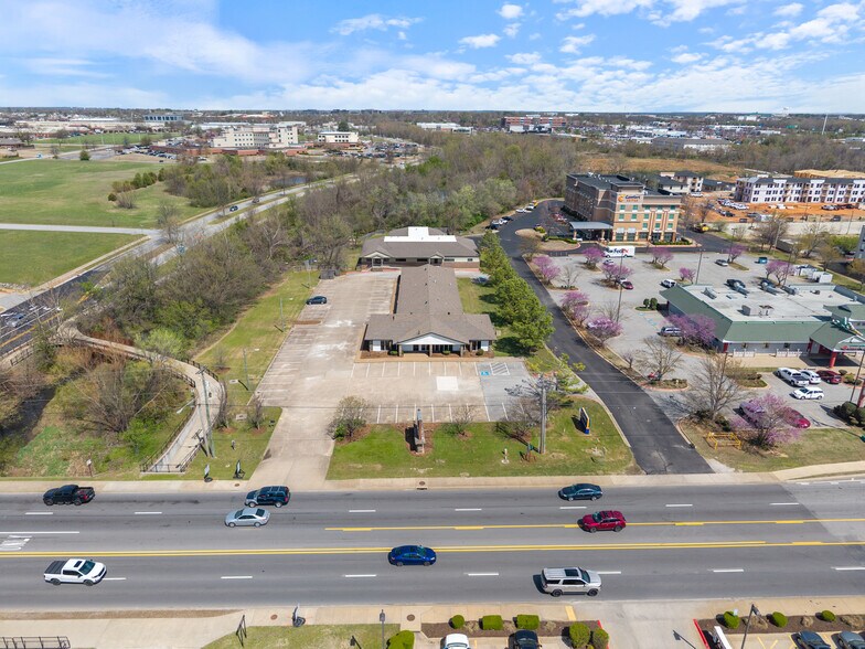 More Photos Of 2003 SE Walton Blvd, Bentonville Unknown For Lease