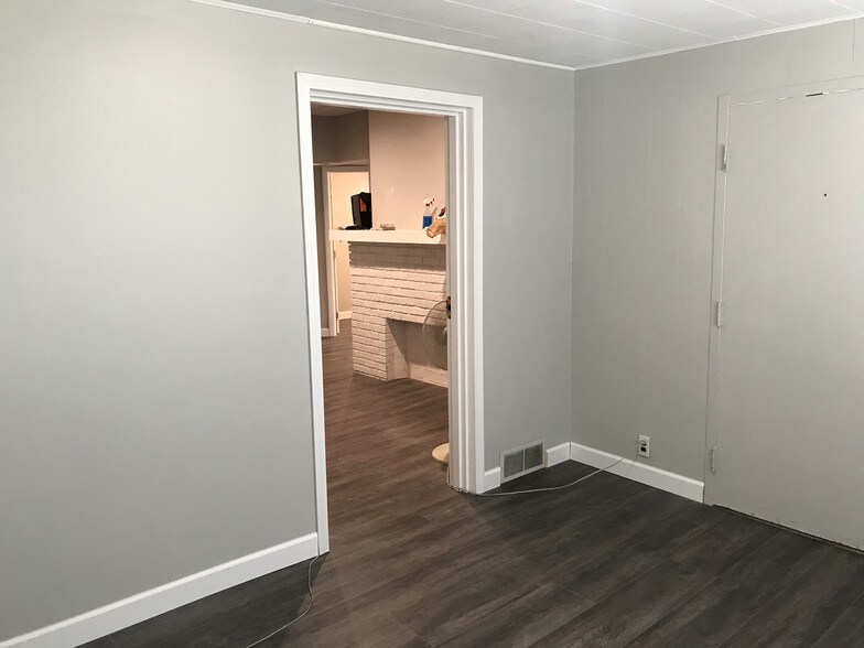 More Photos Of 485-487 Front St, Berea Office Residential For Sale