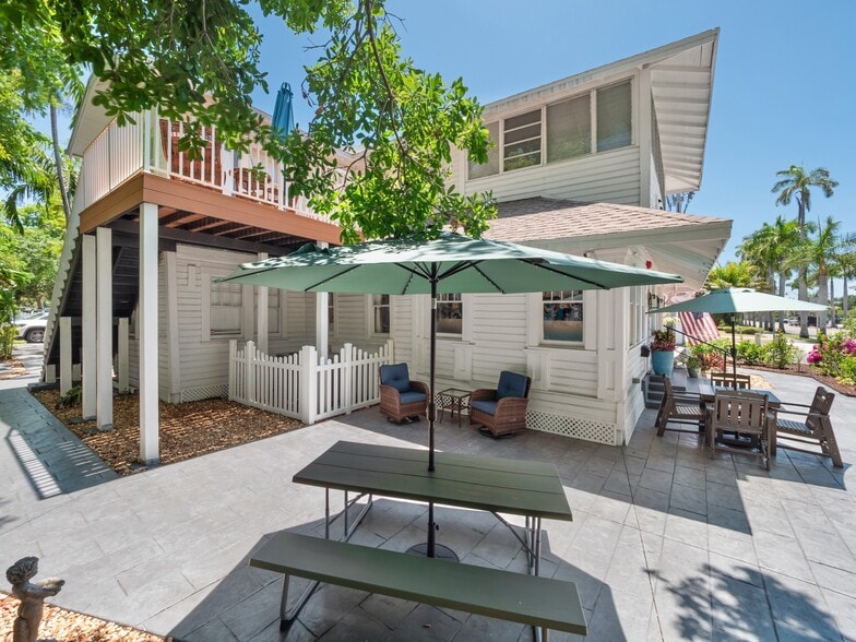 More Photos Of 2135 Mcgregor Blvd, Fort Myers Hospitality For Sale