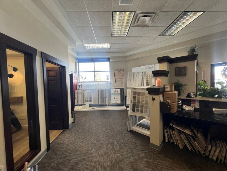 More Photos Of 795 Midway Rd, Menasha Showroom For Sale