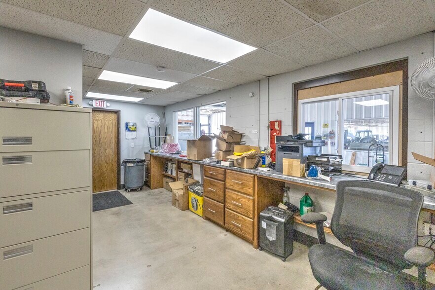 More Photos Of 1909 N Highway 81, Duncan Auto Dealership For Sale