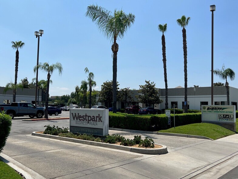 More Photos Of 5251 Office Park Dr, Bakersfield Unknown For Lease