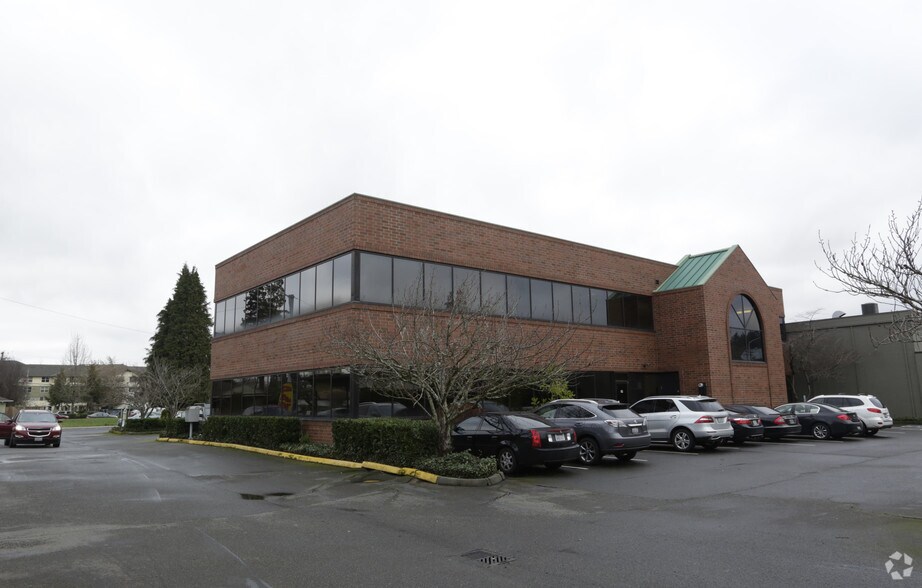 More Photos Of 610 W Meeker St, Kent Office For Sale