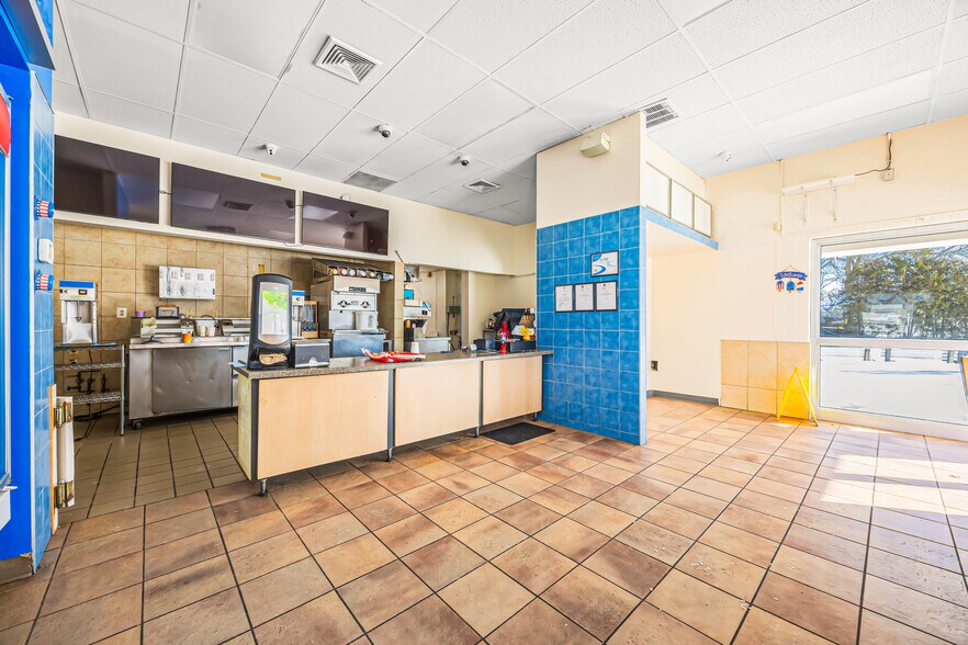 More Photos Of 1535 Memorial Dr, Chicopee General Retail For Sale