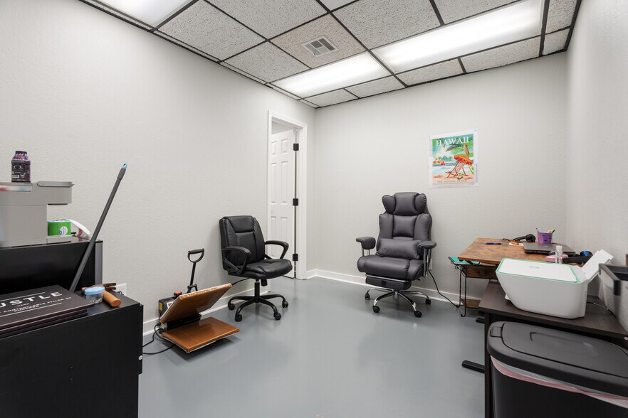 More Photos Of 25100 N Us-59 Hwy, Afton Office For Sale