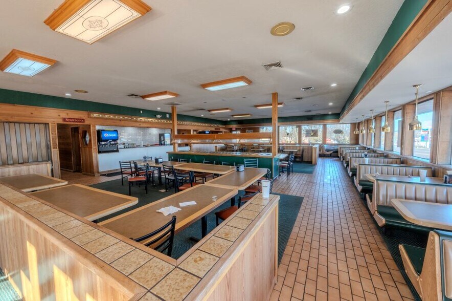 More Photos Of 4141 NE 122nd Ave, Portland Restaurant For Sale