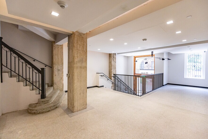 More Photos Of 200 Main Plz, San Antonio Office For Lease