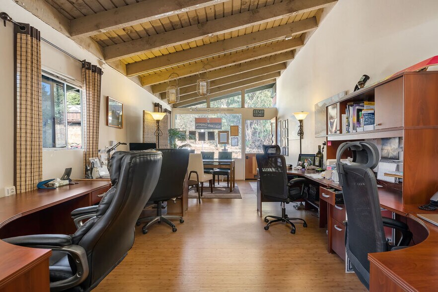 More Photos Of 2086 Main St, Cambria Freestanding For Lease