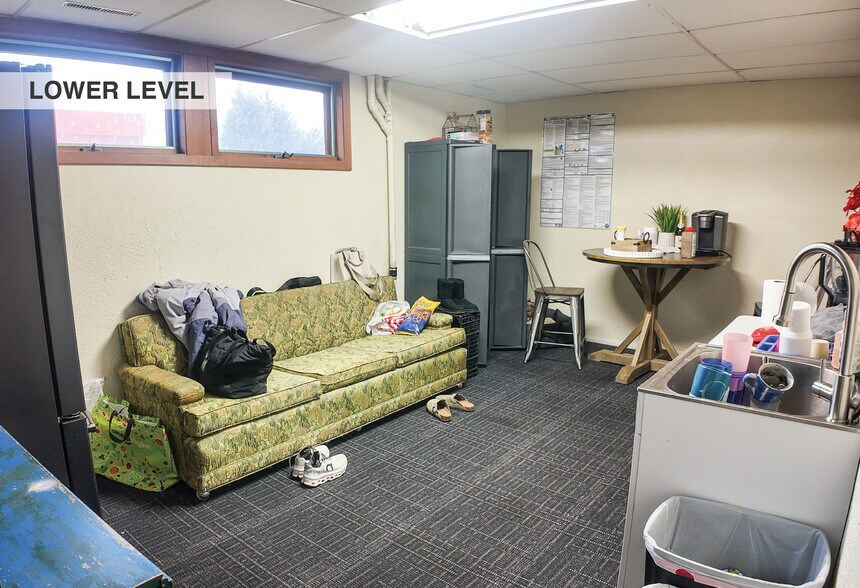 More Photos Of 1711 E 10th St, Sioux Falls Office For Sale