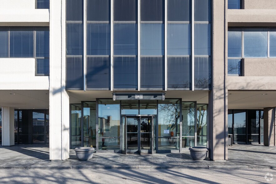 More Photos Of 10400 W Higgins Rd, Rosemont Office For Lease