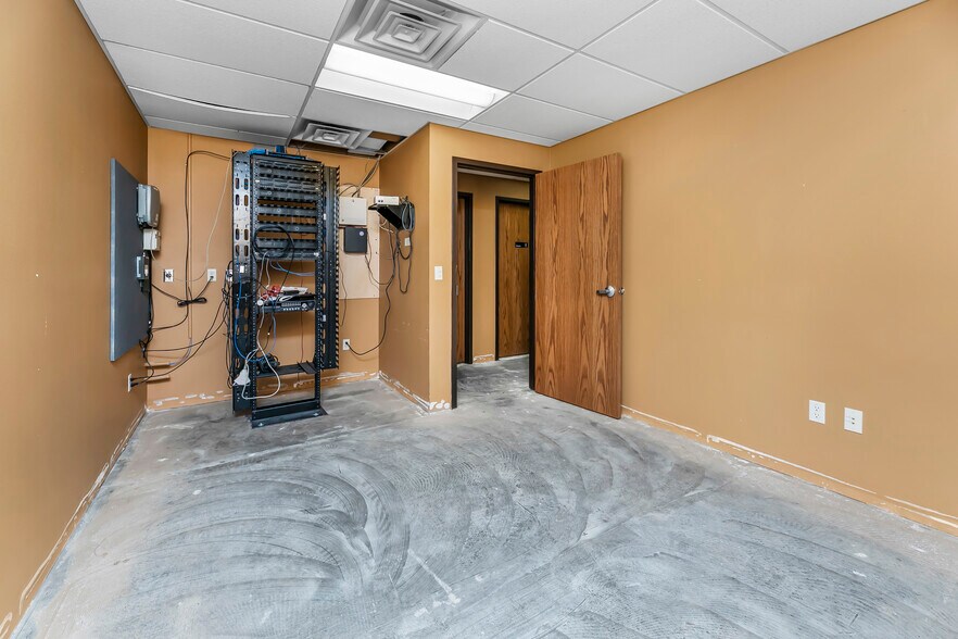 More Photos Of 1320 1st Ave N, Fargo Loft Creative Space For Sale