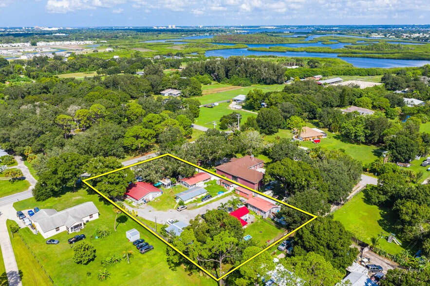 More Photos Of 2609 45th St E, Bradenton Apartments For Sale