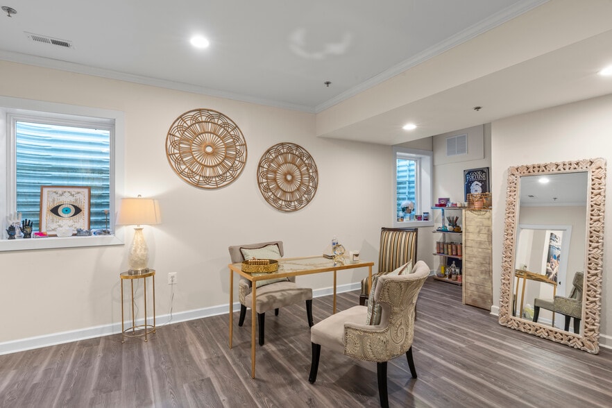 More Photos Of 104 Loudoun St SW, Leesburg Storefront Retail Office For Sale