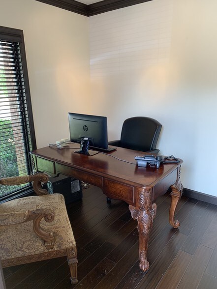 More Photos Of 4727-4729 Spottswood Ave, Memphis Office For Lease