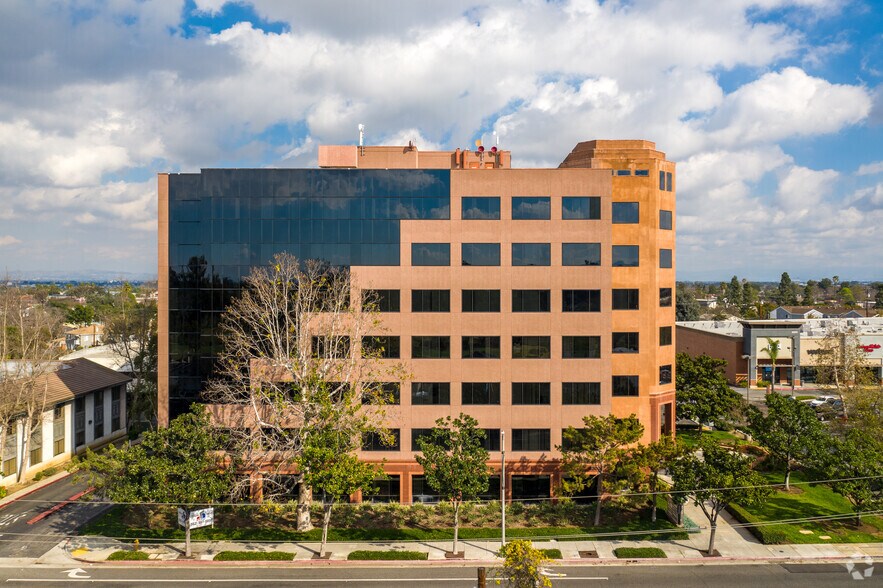 More Photos Of 4300 Long Beach Blvd, Long Beach Office For Lease