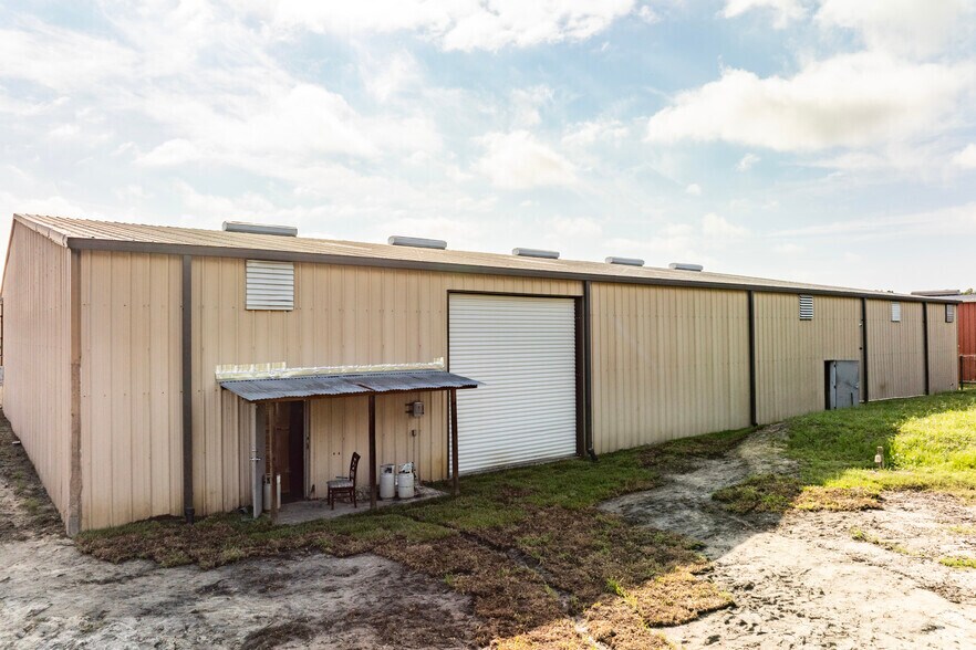 More Photos Of 7818 Depot Ln, Tampa Warehouse For Lease