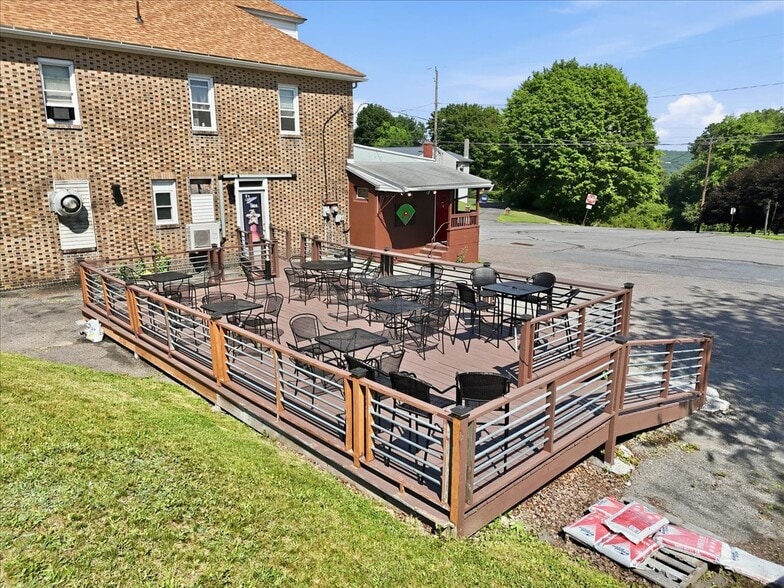 More Photos Of 10 E Lehigh St, Summit Hill Restaurant For Sale