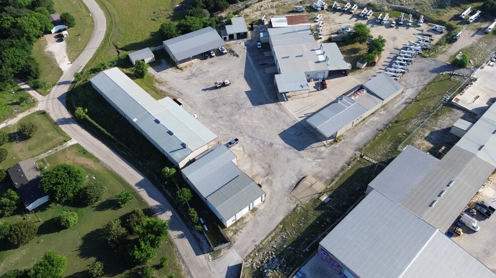 More Photos Of 105 Sunset Acres Ct, Granbury Industrial For Lease