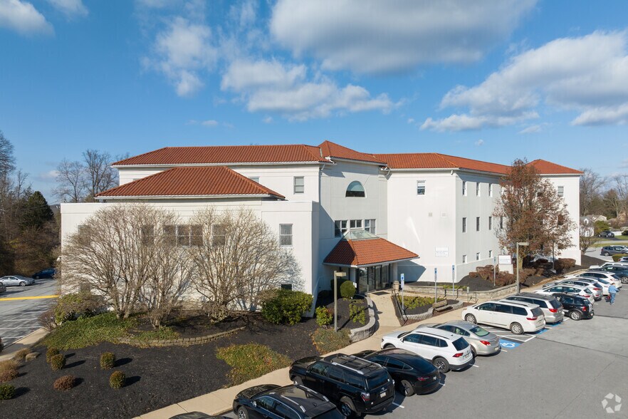More Photos Of 795 E Marshall St, West Chester Medical For Lease