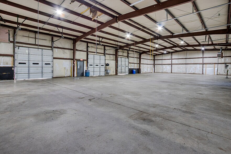 More Photos Of 174 LeWallen Rd, Asheboro Auto Repair For Lease