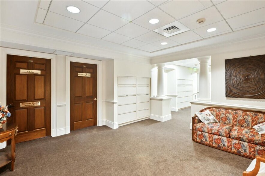 More Photos Of 760 Hopmeadow St, Simsbury Office For Sale