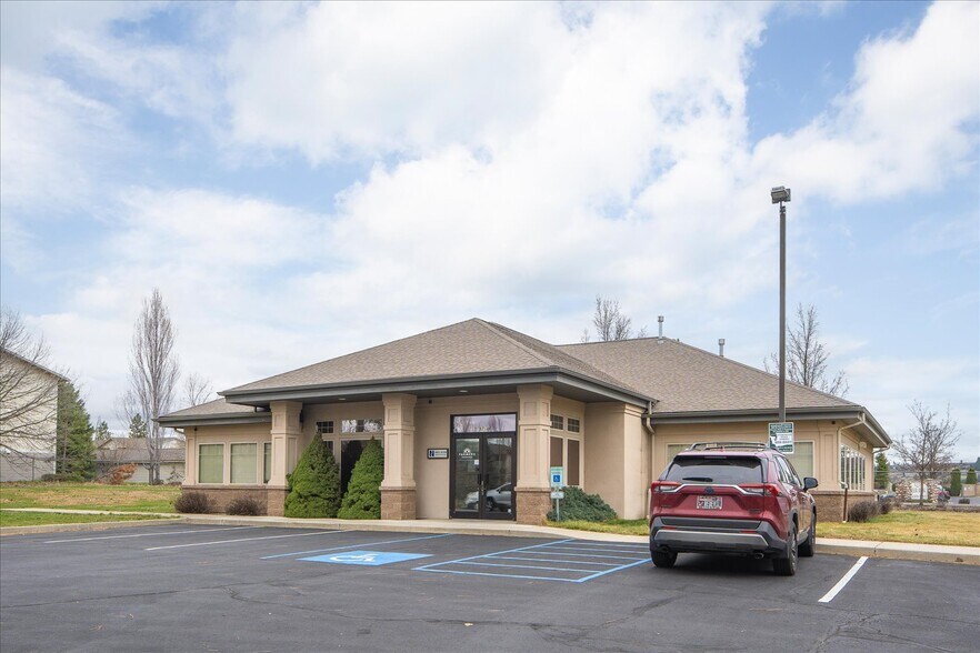 More Photos Of 9718 N Morton Ct, Spokane Office For Sale