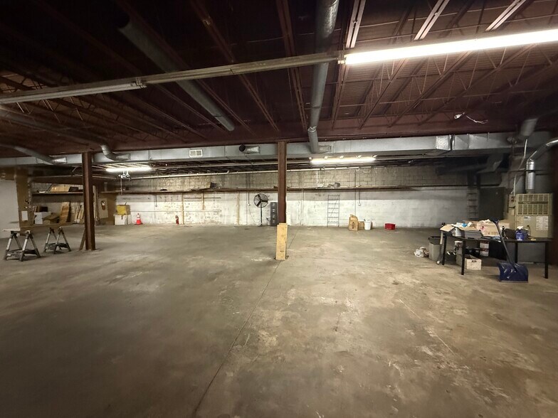 More Photos Of 461 Bridgeport Ave, Milford Unknown For Lease