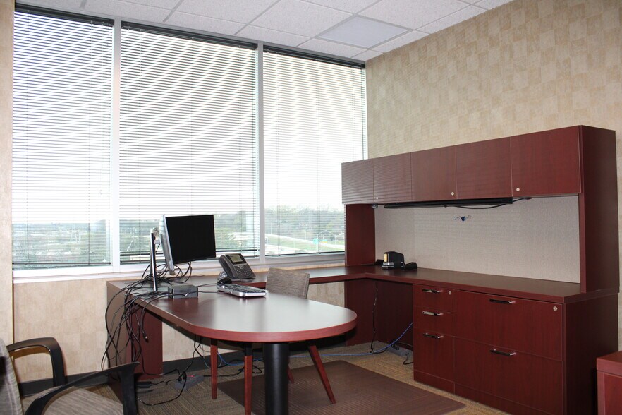 More Photos Of 1770 Pyramid Pl, Memphis Office For Lease