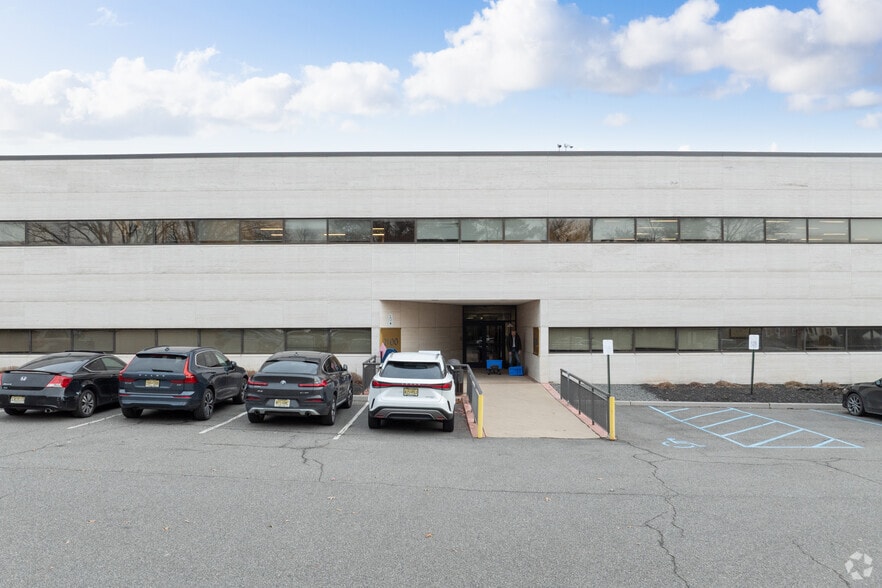 More Photos Of 21-00 State Route 208, Fair Lawn Office For Lease