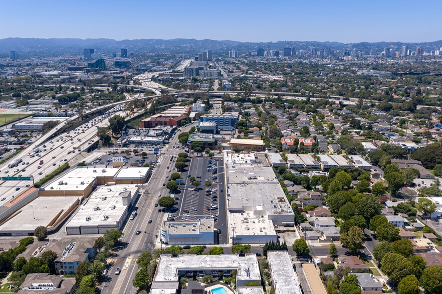 More Photos Of 3000-3130 S Sepulveda Blvd, Los Angeles Unknown For Lease